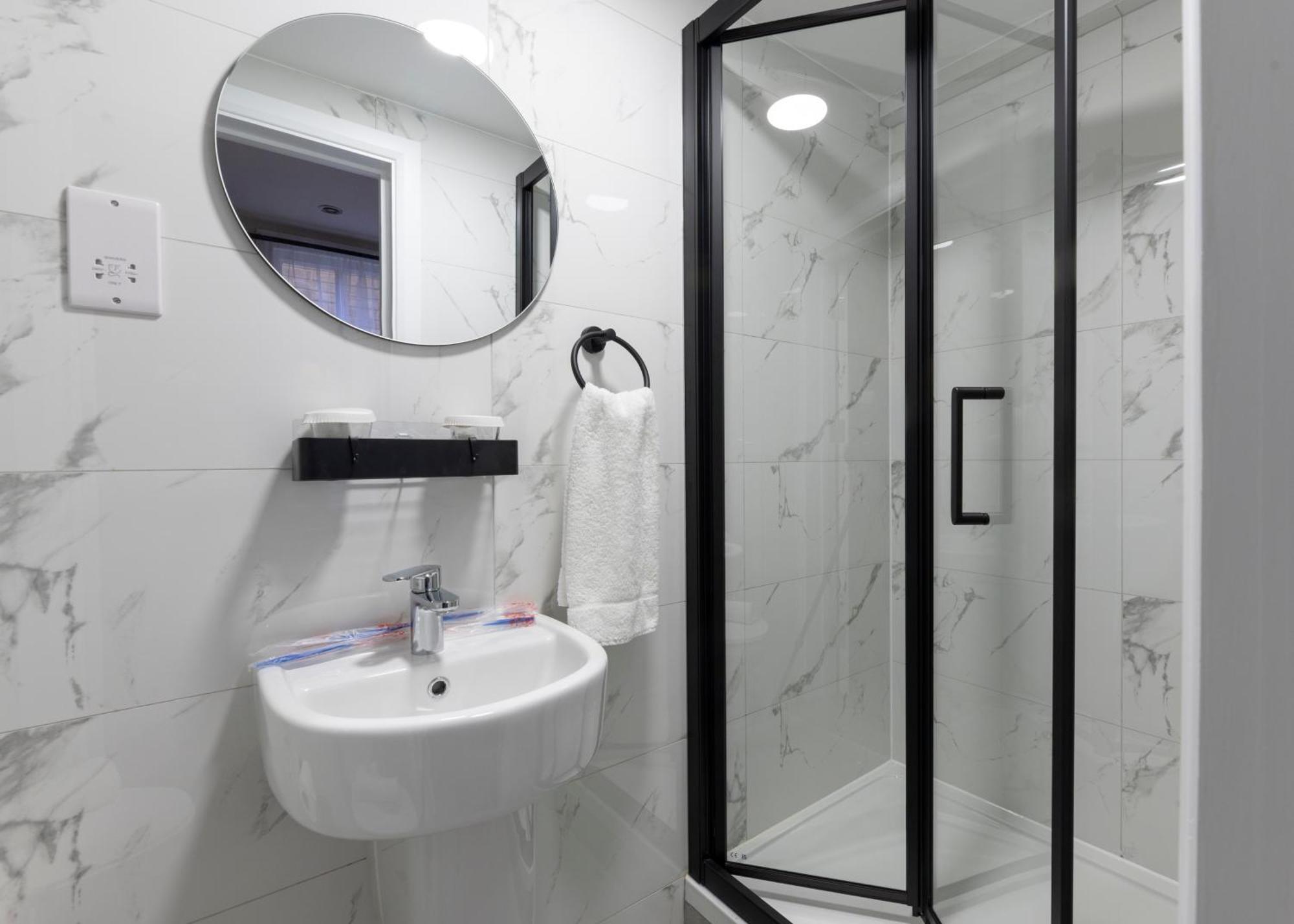 Marina Hotel London Luaran gambar